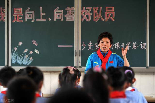 除了震撼的硬核灾难大场面以外，《末日逃生》的故事冲突极强